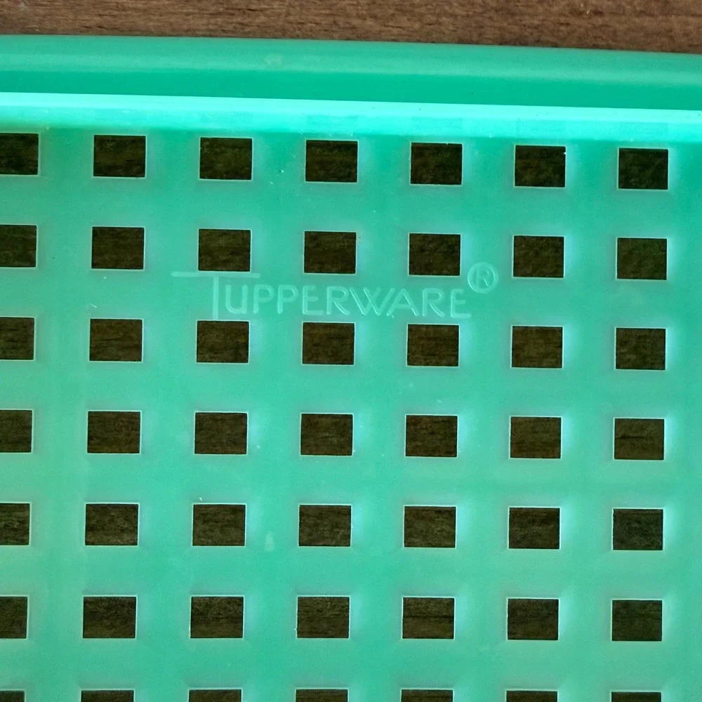 2pc Vintage Tupperware Replacement Lid 1363 & Green Strainer Insert 1364